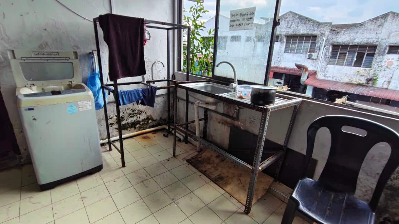 2-Storey Shop-Office Taman Anggerik 7