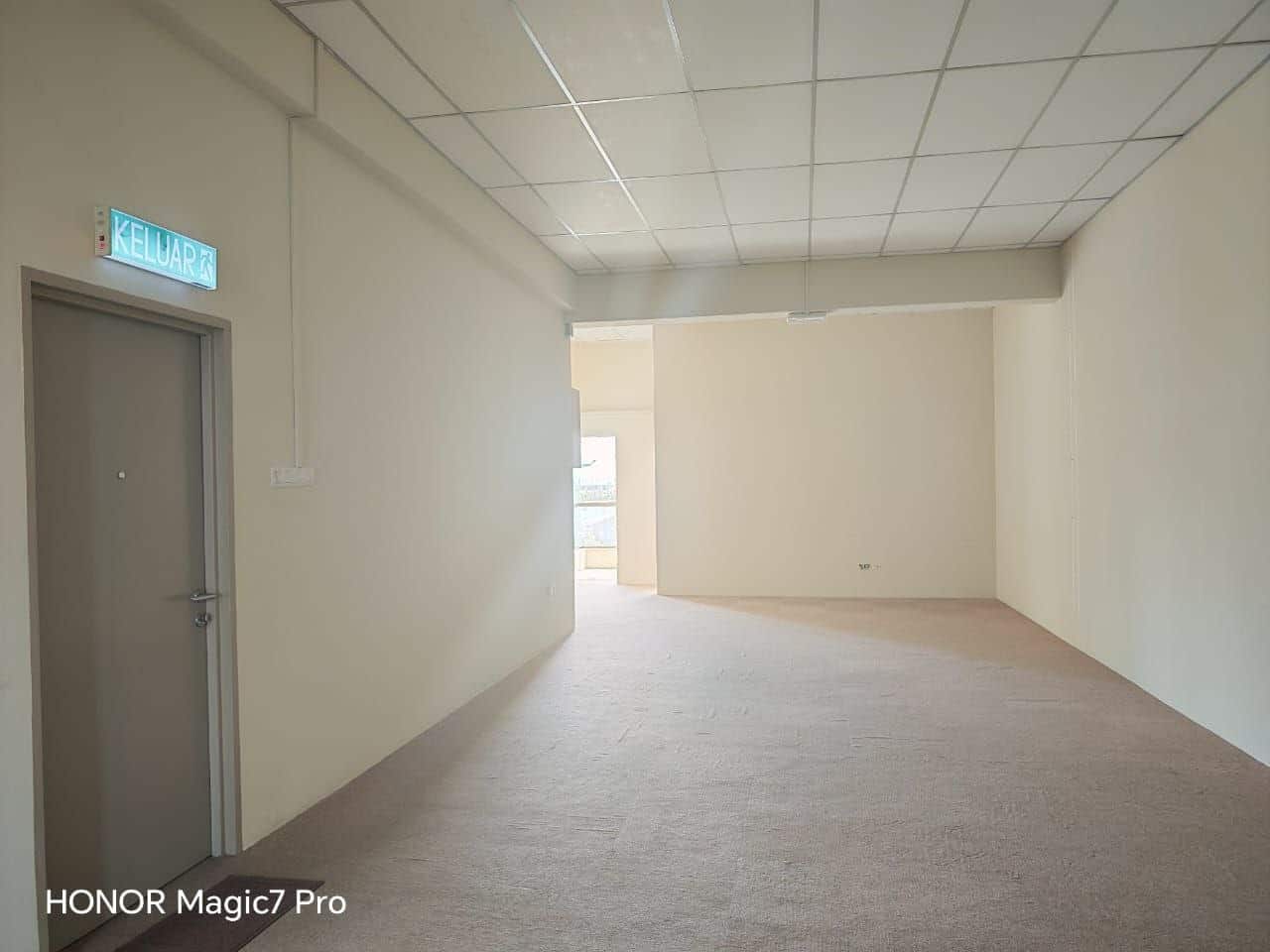 3-Storey Shop lot Larkin Town Centre