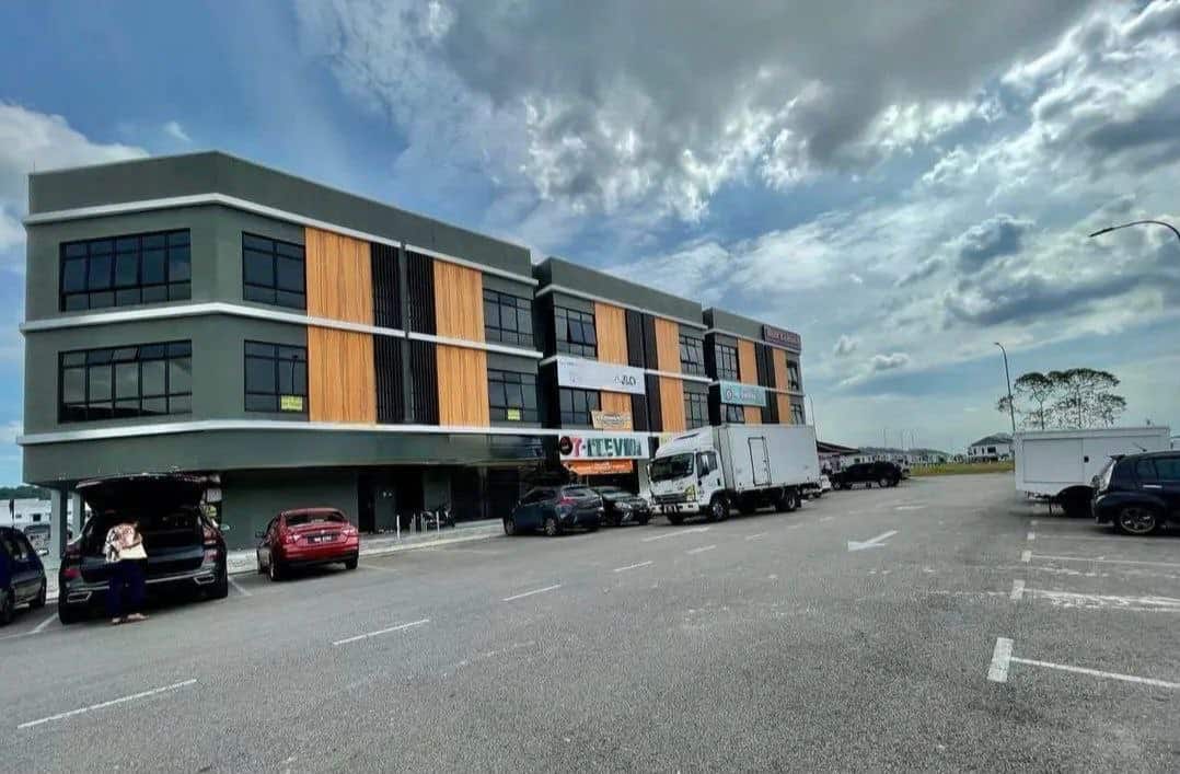3 Sty Shoplot Jalan Niaga Aspira 1/1, Kampung Tiram 5