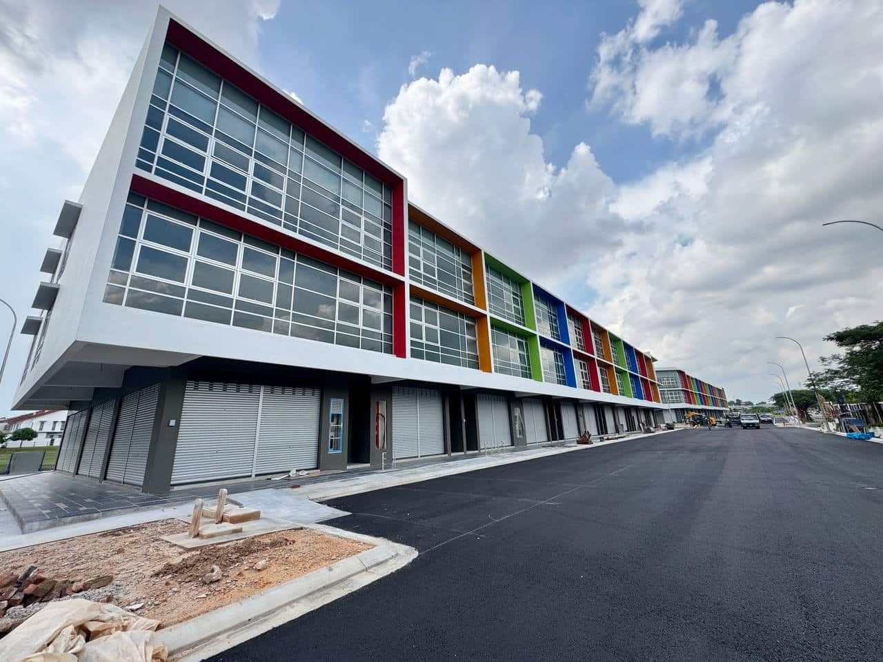 3 Storey Shop Perjiranan 15 @ Bandar Dato Onn