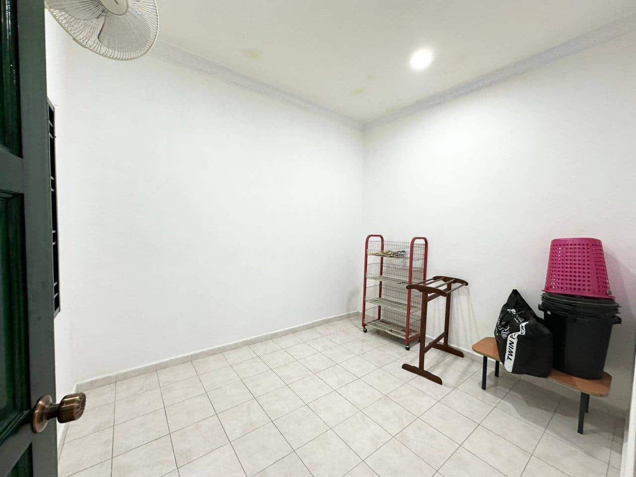 Double Storey Shop Lot Senai Utama 11