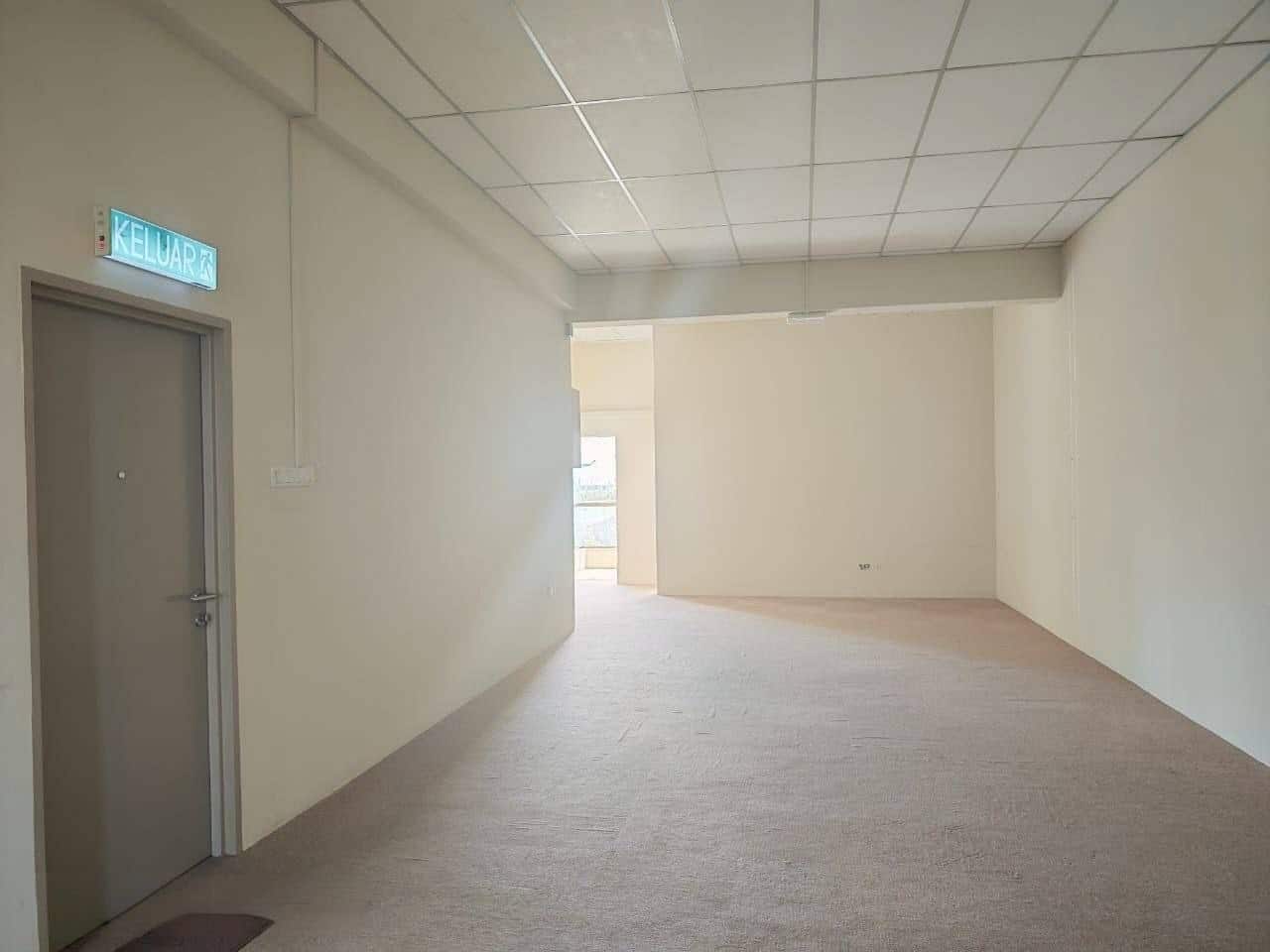 3 Storey Shoplot Larkin Town Centre 7