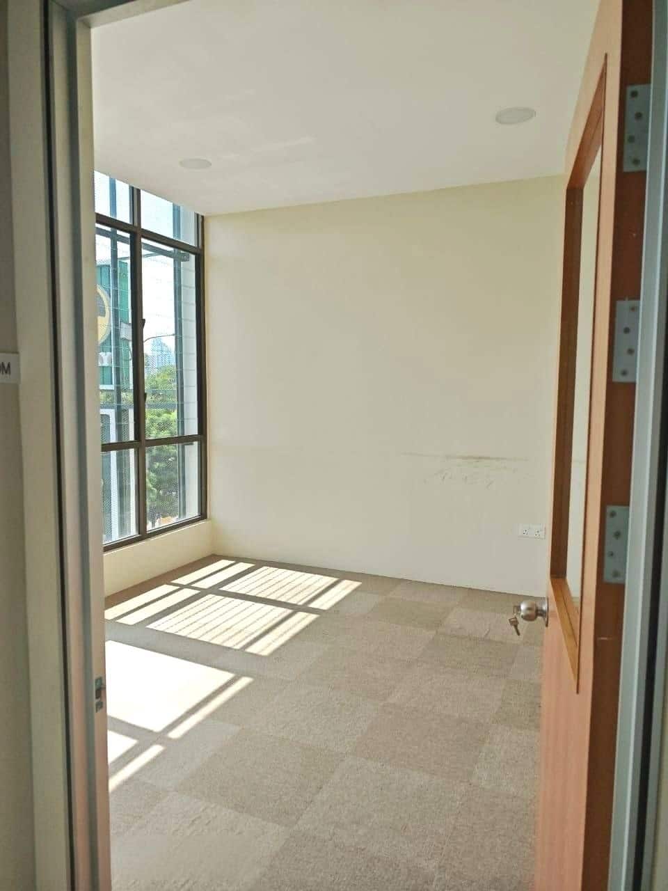 3 Storey Shoplot Larkin Town Centre 3