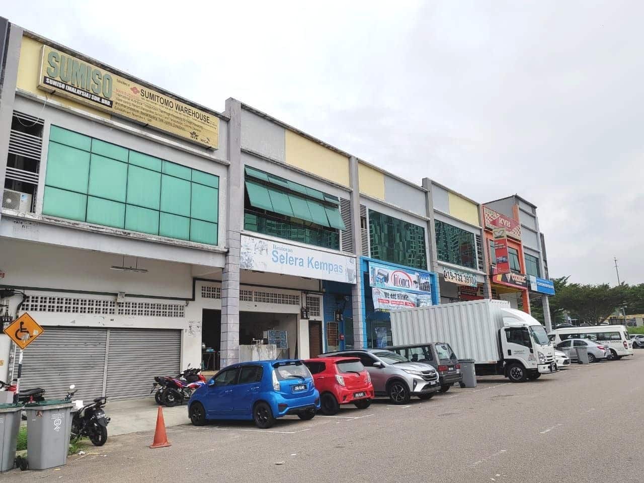 2 storey Shoplot Corner Unit Jalan Kempas Utama 3/3