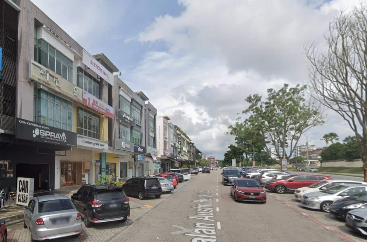 3-storey shoplot Austin Heights