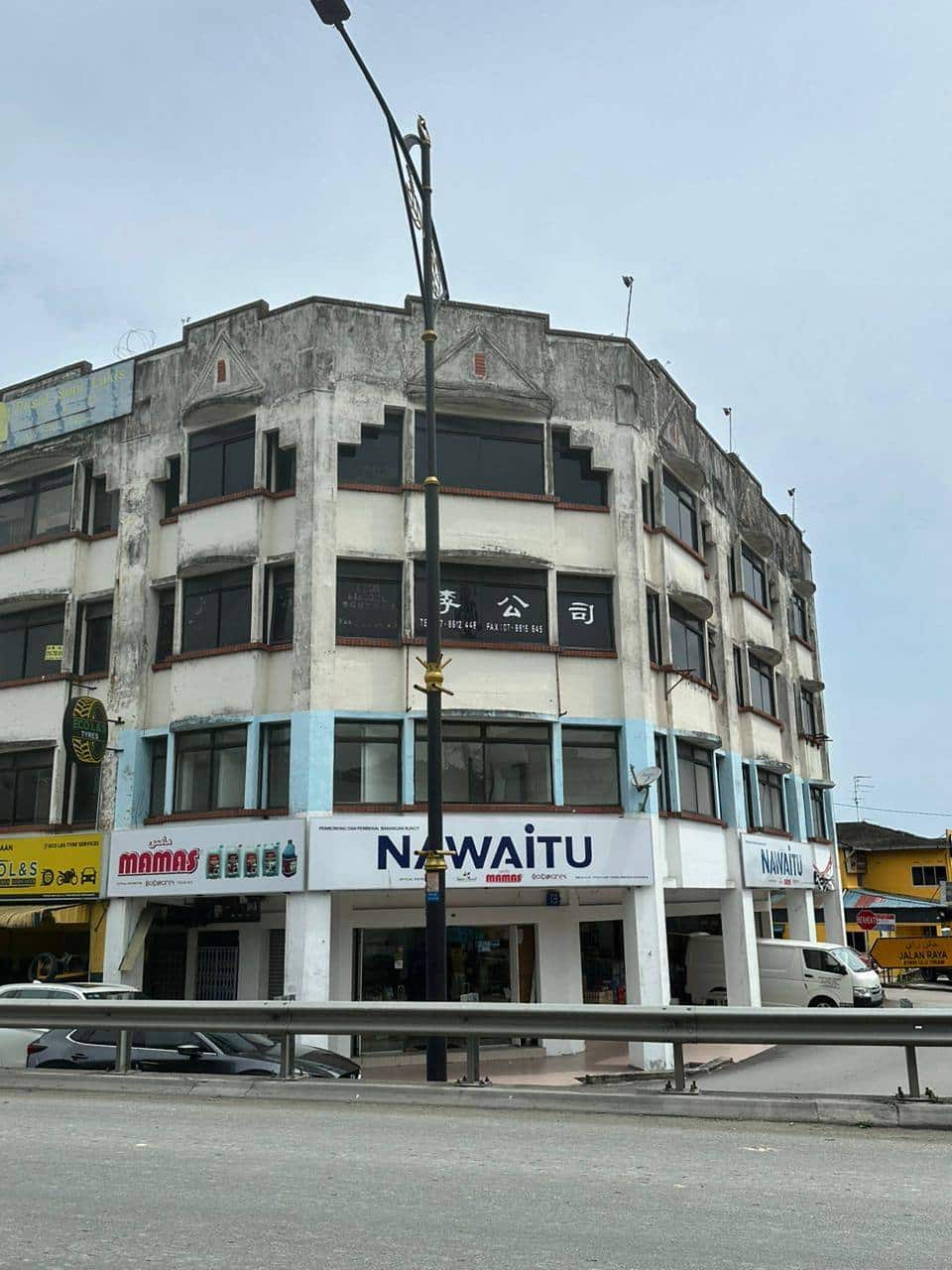 4-Storey Corner Shoplot Jalan Raya