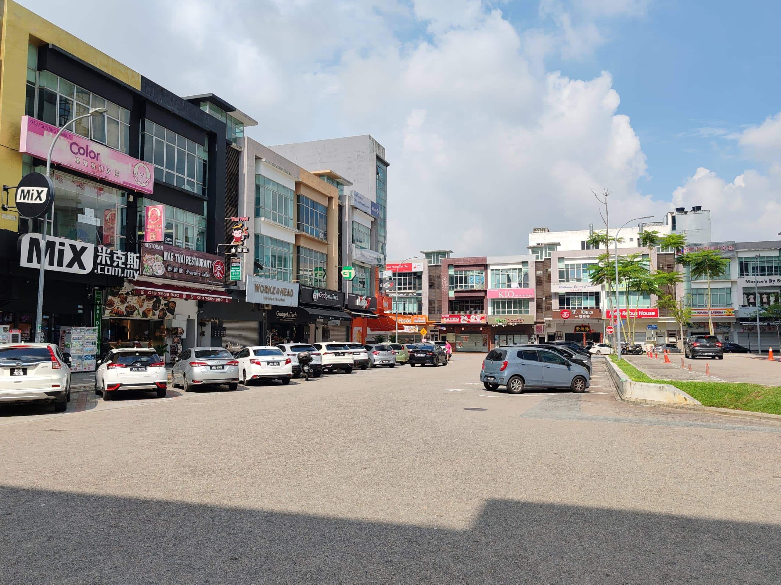 3 Storey Shoplot Jalan Austin Height 8/x
