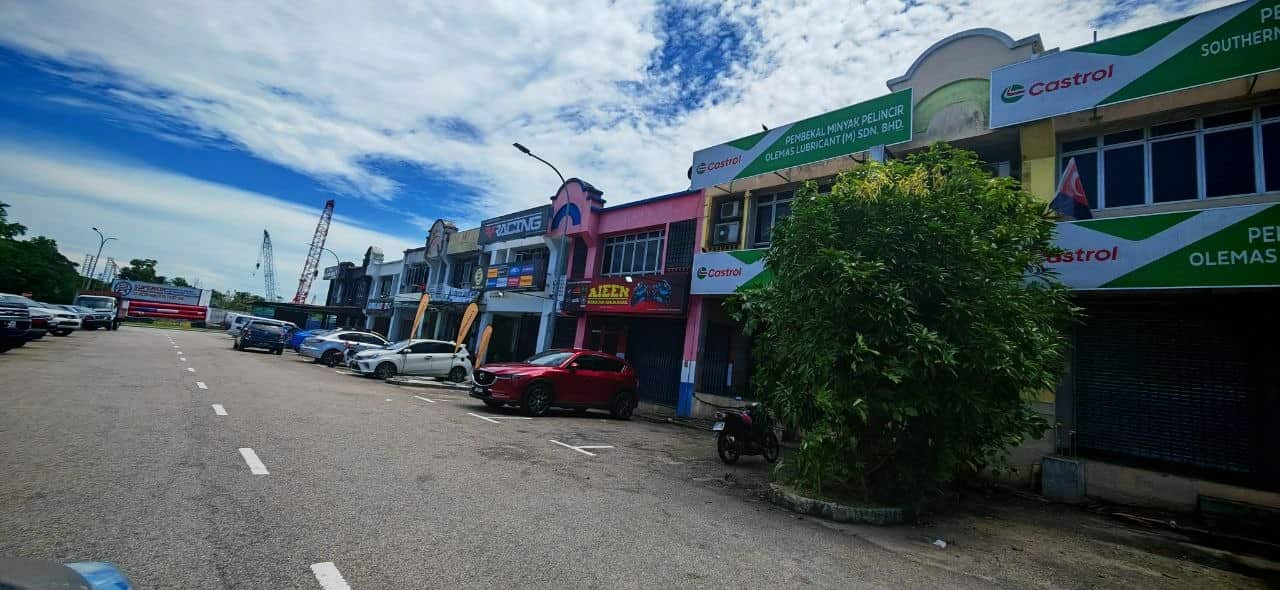 Corner Double Storey Shoplot Taman Tanjung Puteri Resort