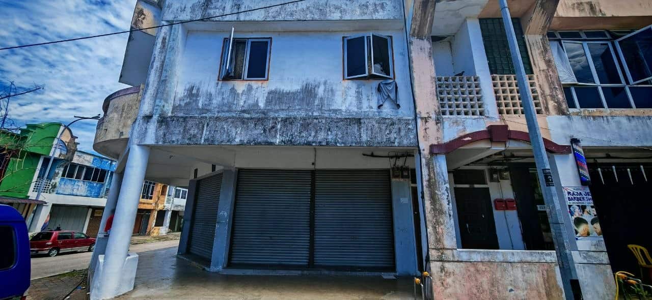 Corner Double Storey Shoplot Taman Tanjung Puteri Resort 6