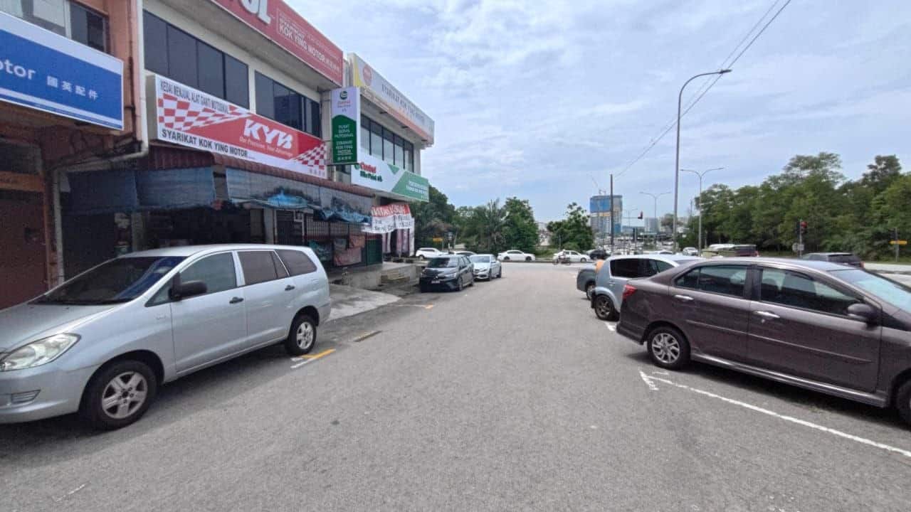 2 Storey Shop-lot Intermediate Unit Jalan Ros Merah, Johor Jaya 2