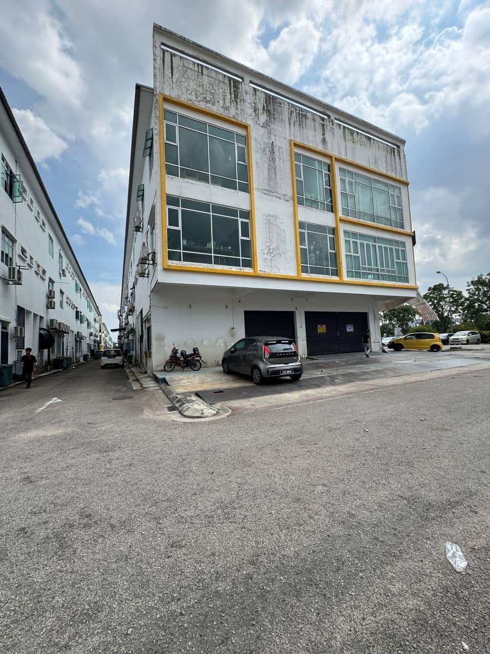 3 Storey Shoplot Corner Lot Jalan Eco Cascadia 6/1 3