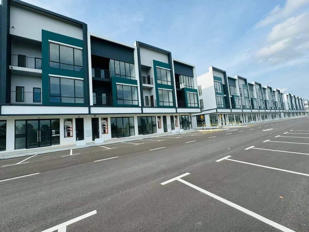 3 Storey Shoplot Austin Crest 1