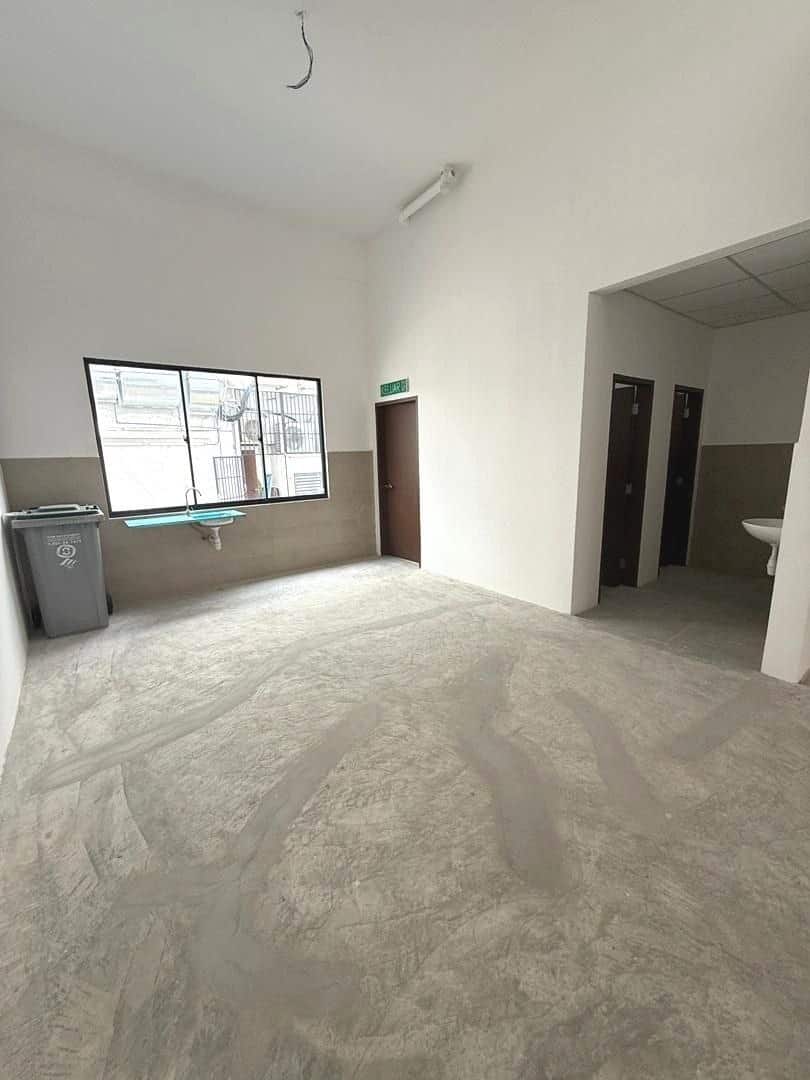 3 Storey Shoplot Austin Crest 9