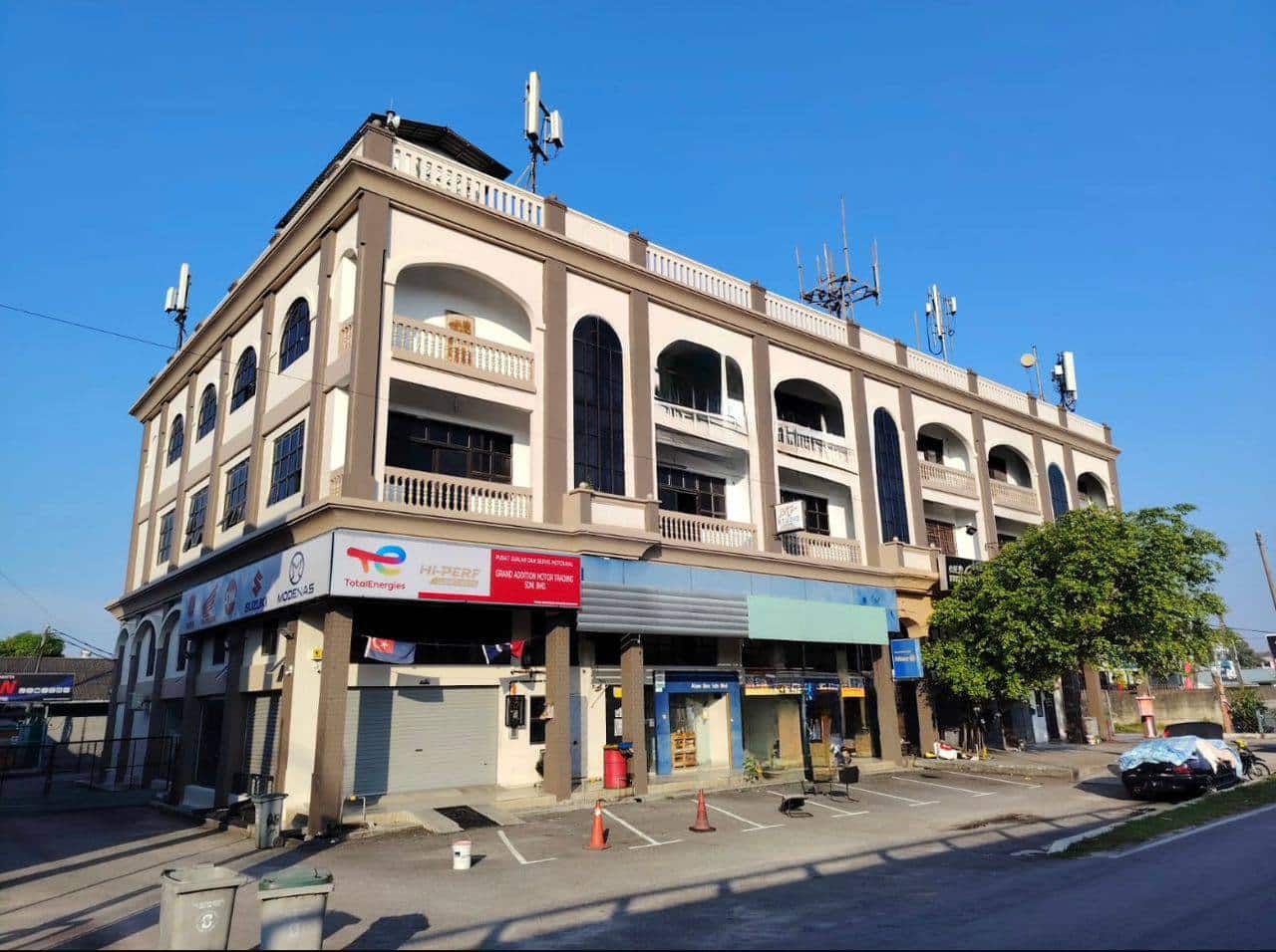 Three Storey Shop Jalan Skudai Batu 4 1/2 1