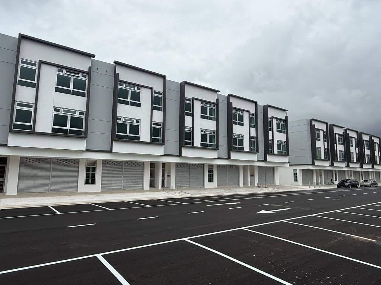 3 storey shoplot Taman Adda Height 2