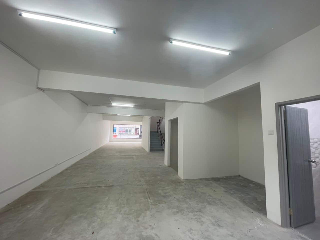 3-Storey Shoplot Jalan Austin Perdana 3/10 7