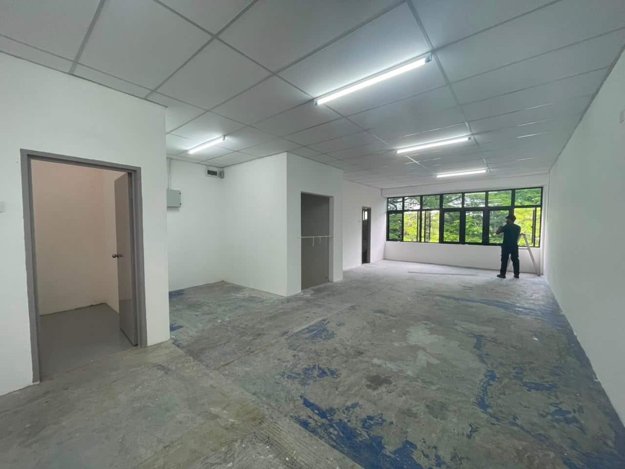 3-Storey Shoplot Jalan Austin Perdana 3/10 4