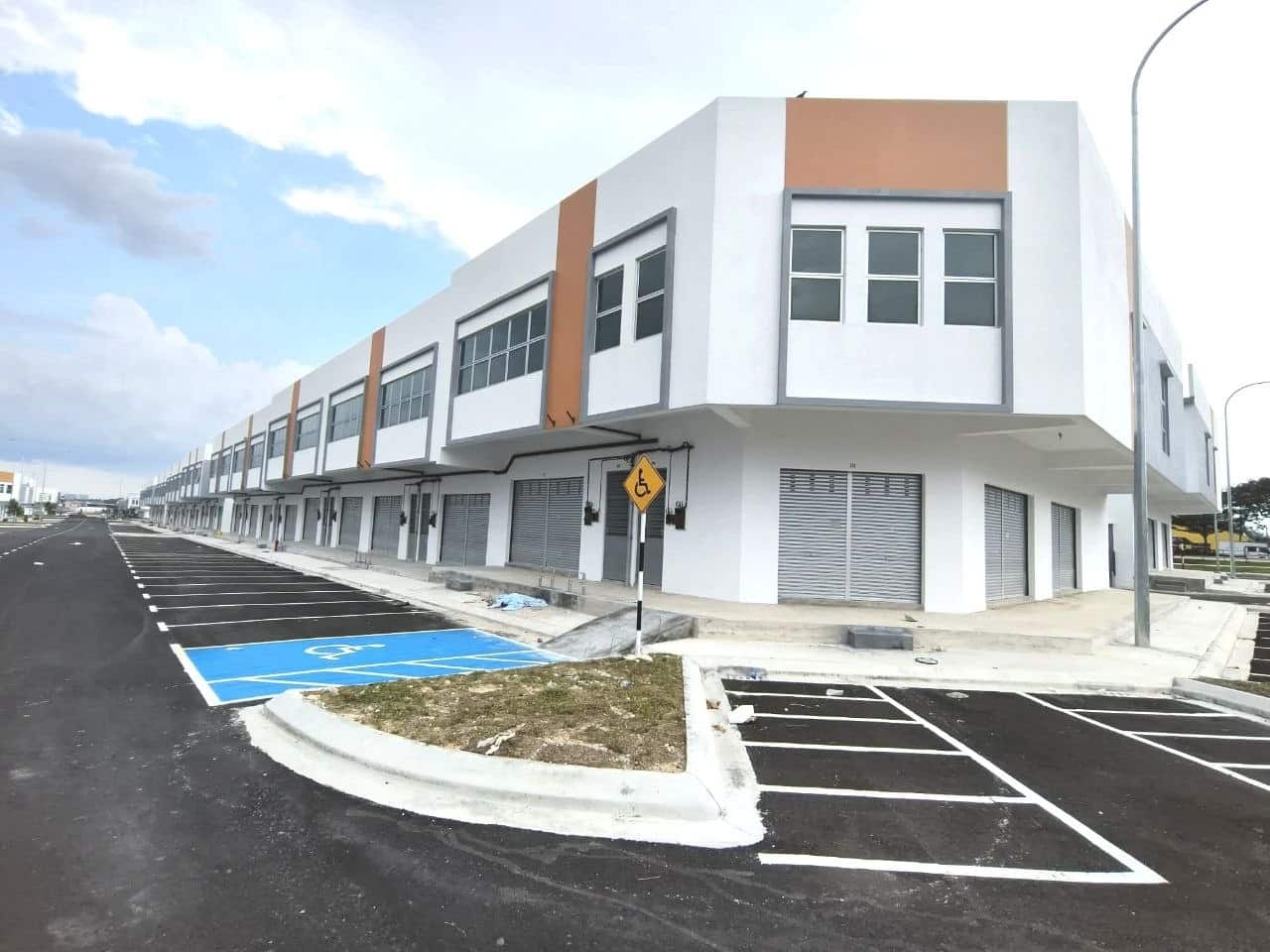 2 storey shoplot Taman Pulai Mutiara 2 2