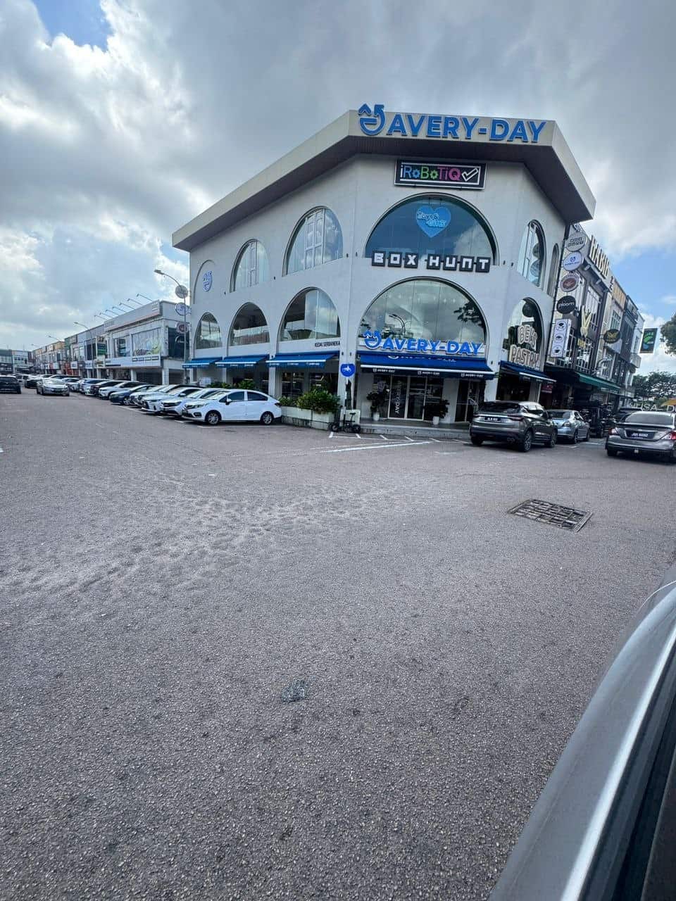 Corner lot Nusa Bestari 1