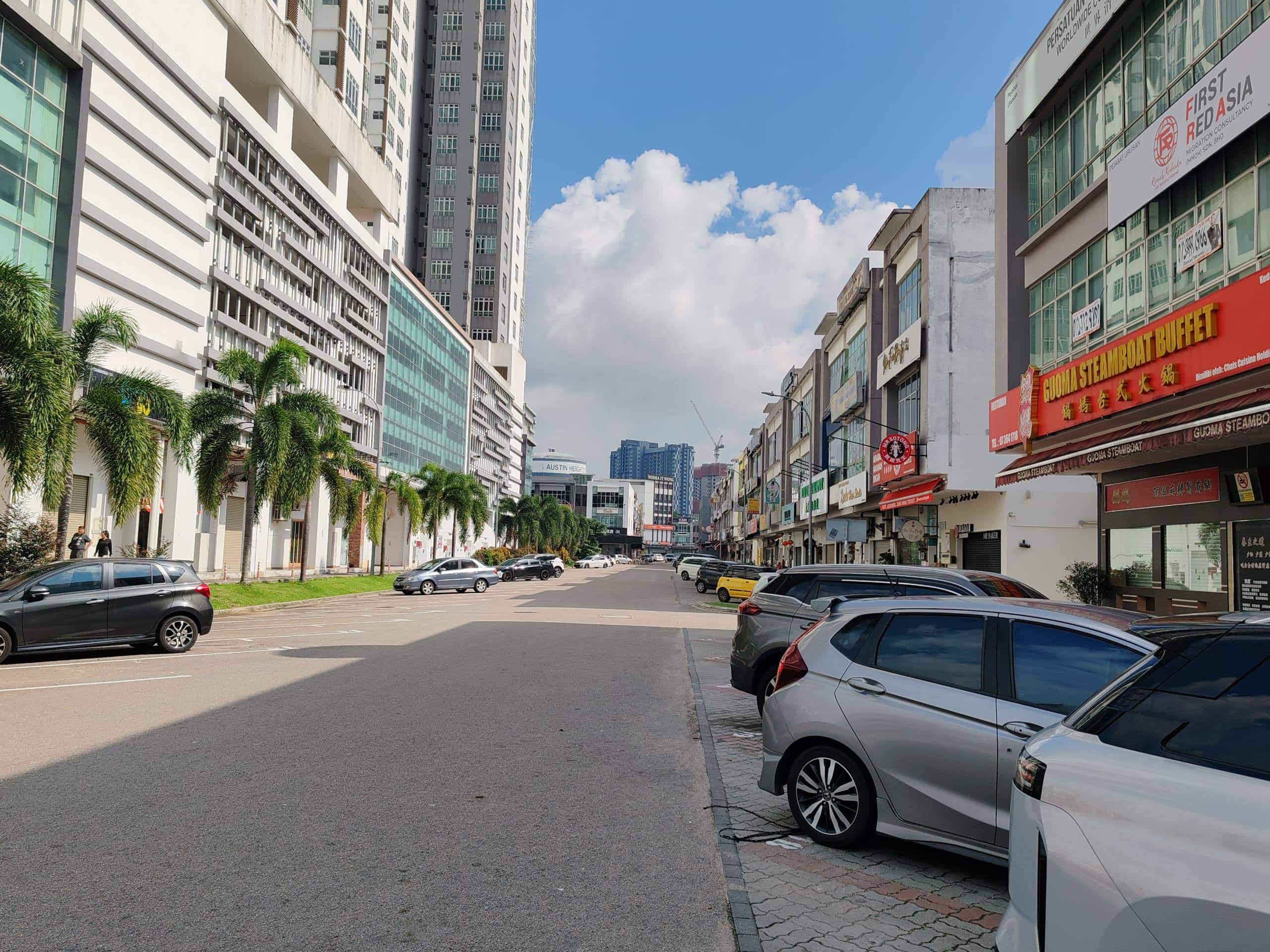 3 Storey Shoplot Jalan Austin Height 8/x 5