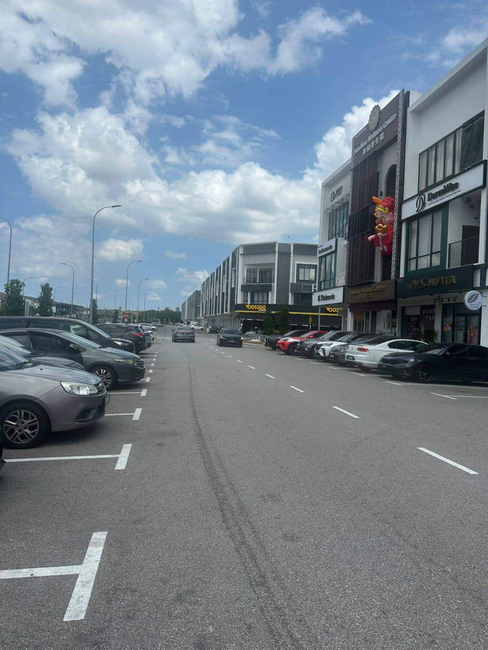 3 Storey shop Austin crest 2