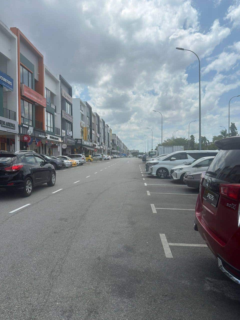 3 Storey shop Austin crest 3