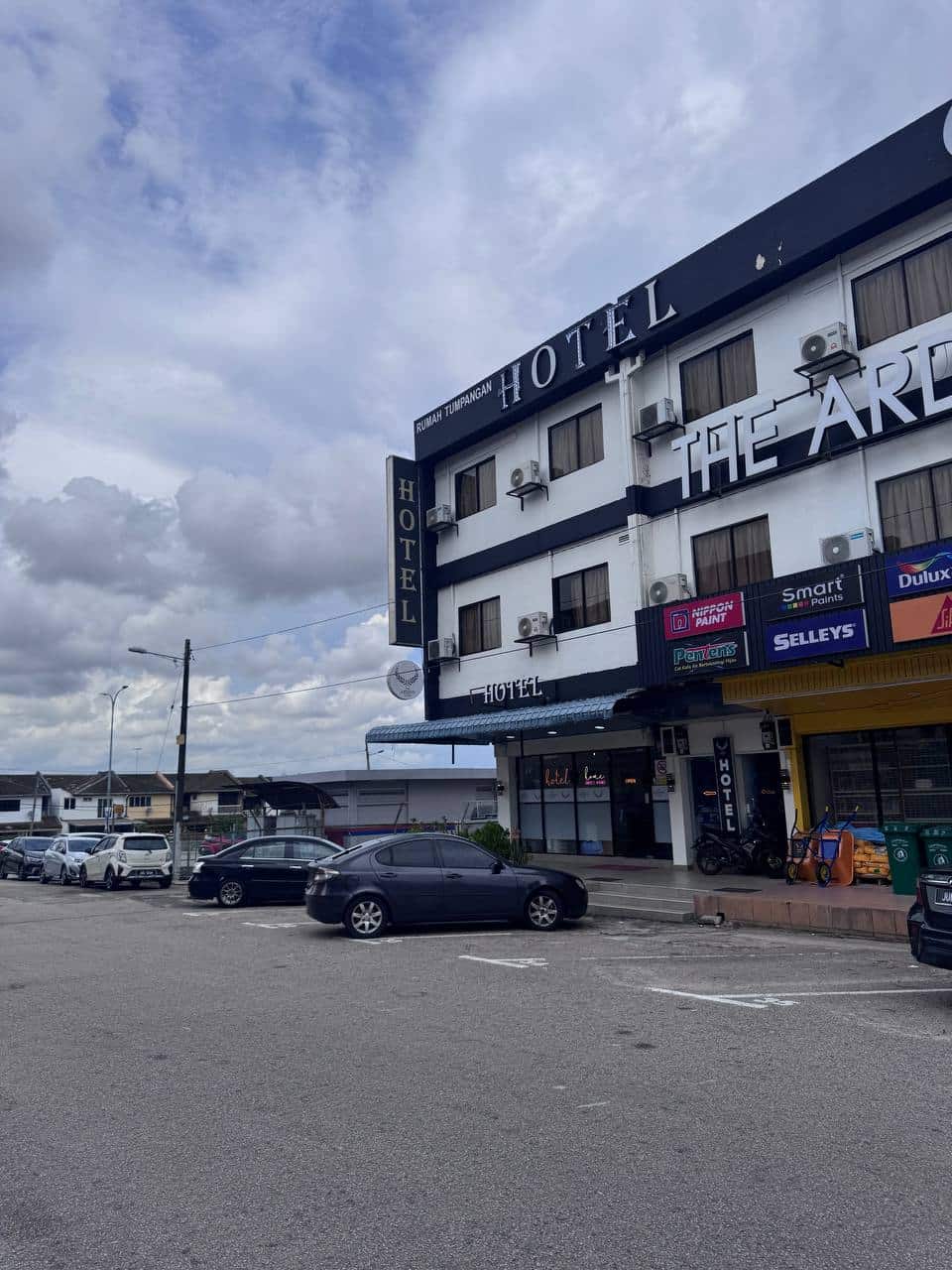 3-Storey Shoplot Johor Jaya 2