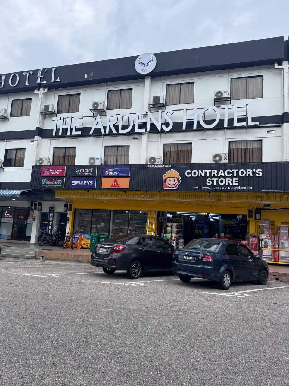 3-Storey Shoplot Johor Jaya 1