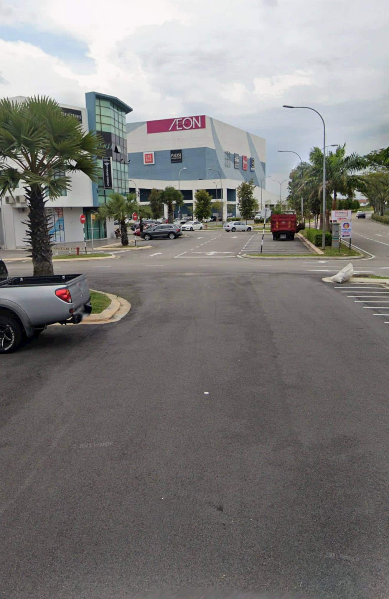 3-Storey Shoplot Jalan Perjiranan 4/x 1