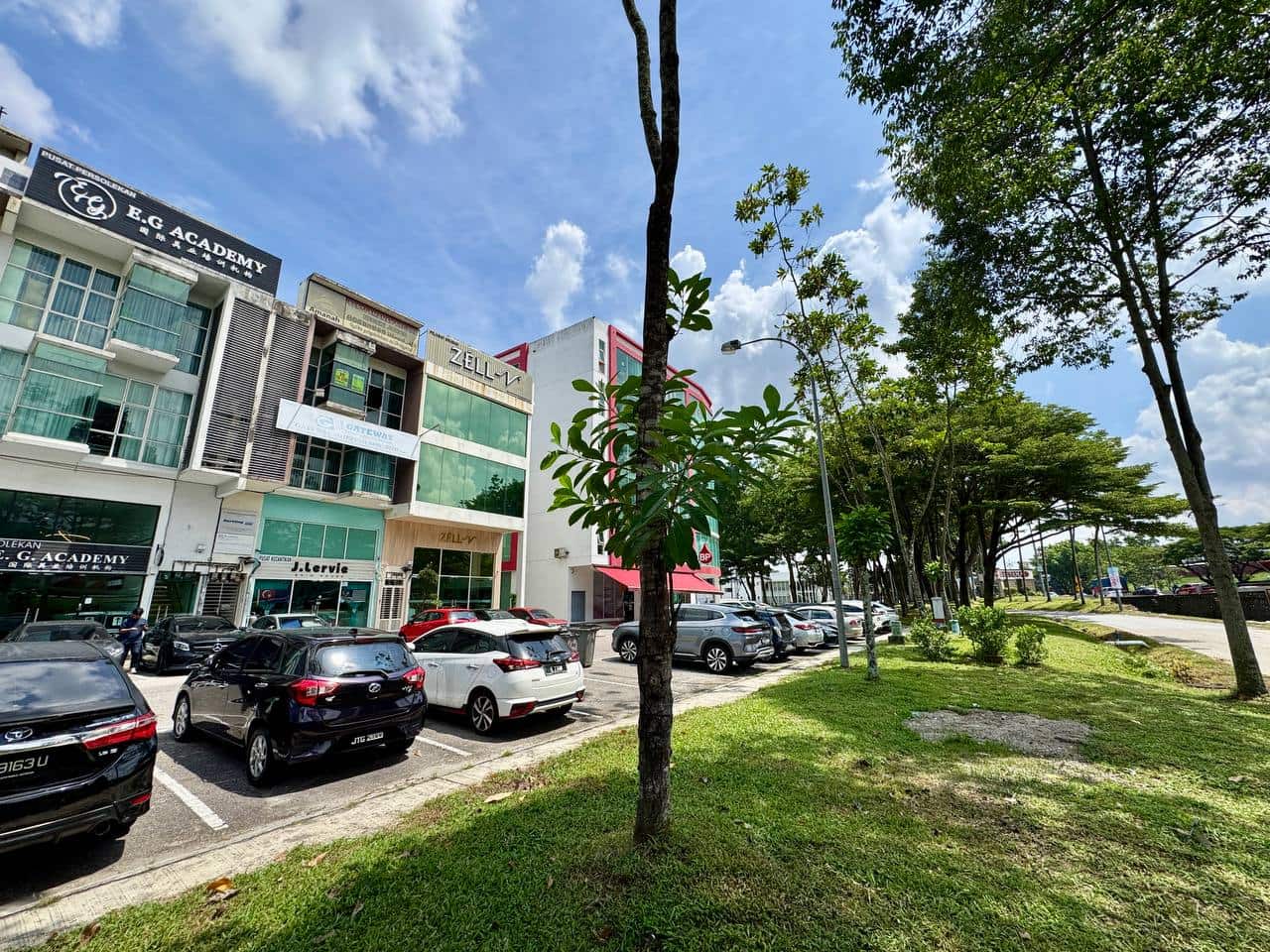 3.5 Storey Shop Jalan Pertama 1 @ Danga Utama 4