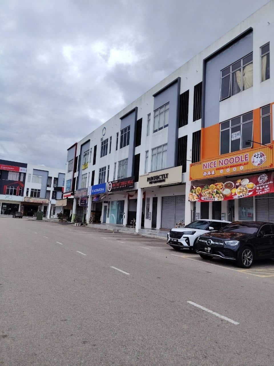 3-Storey Shoplot Austin Crest 3