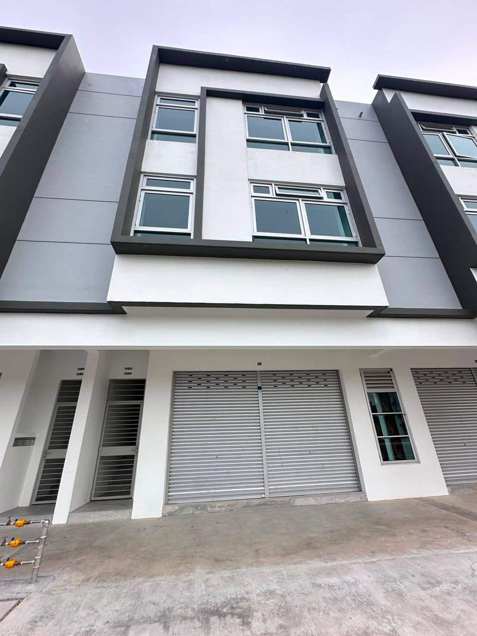 3-Storey Shop Office Adda Height 1