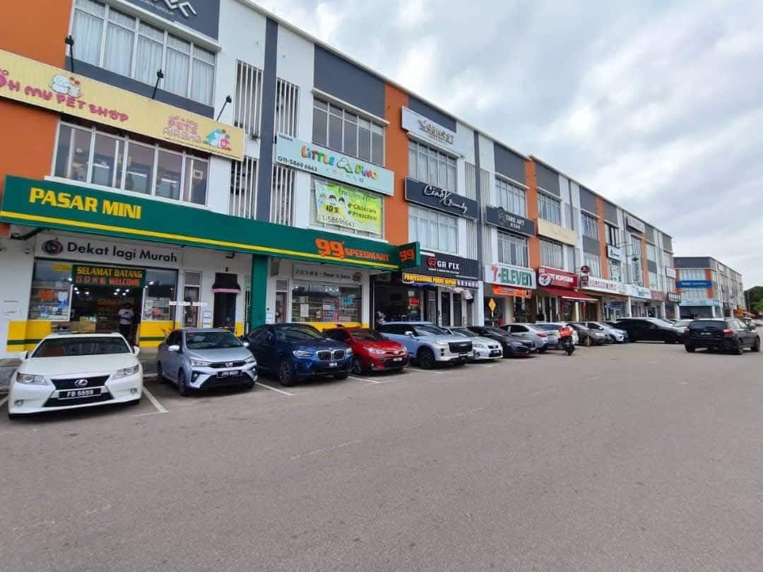3 Storey Shoplot Intermediate Austin Crest 3
