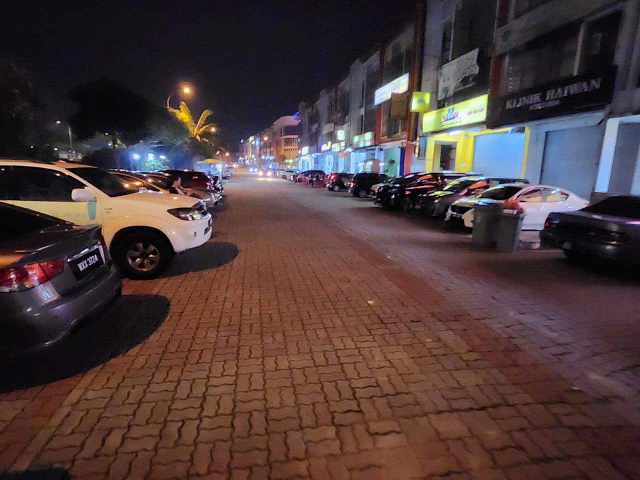 3 Storey Shoplot Jalan Lembah, Bandar Baru Seri Alam 5