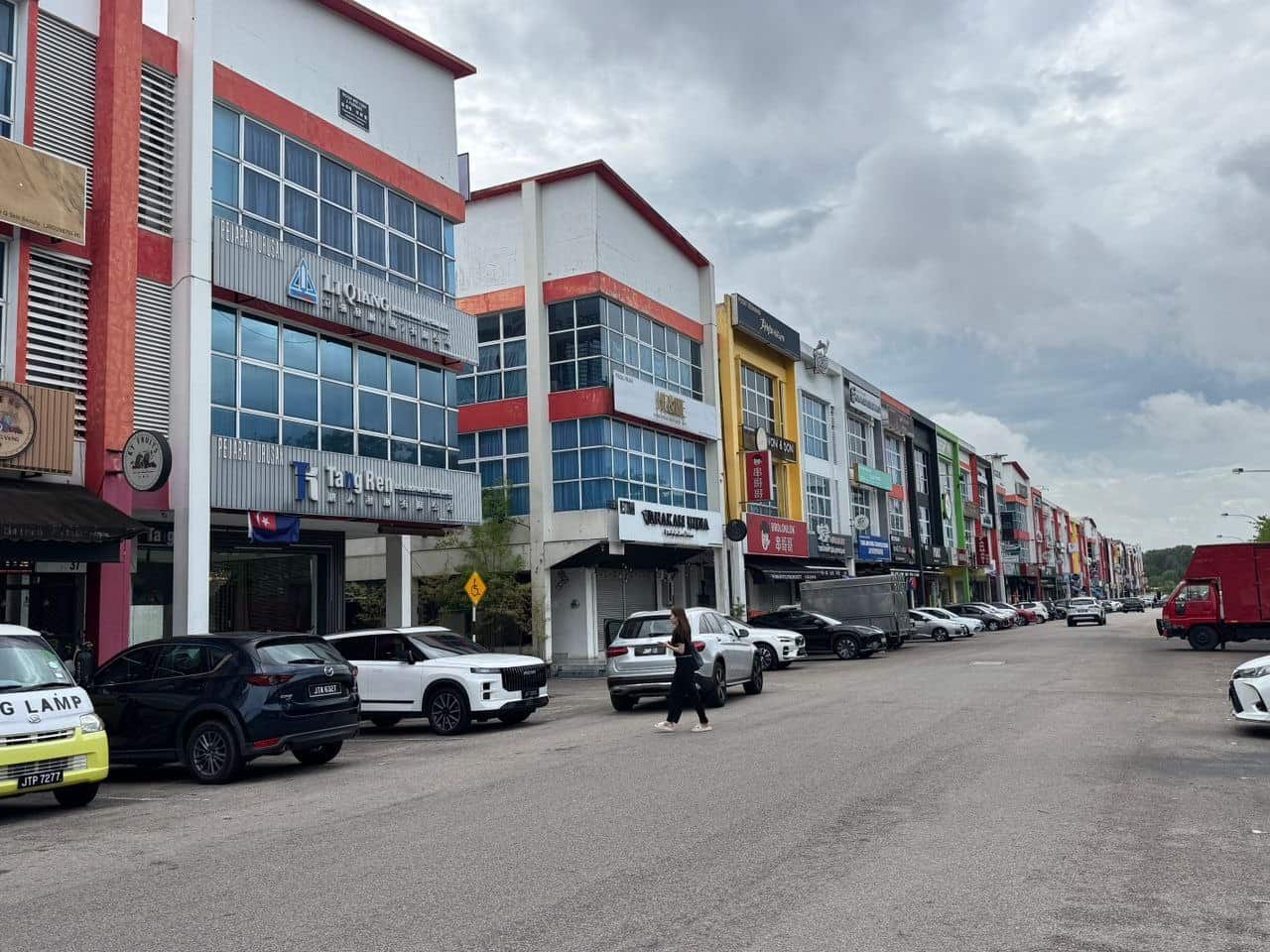 3-Storey Shoplot Jalan Mutiara Emas 2A 4