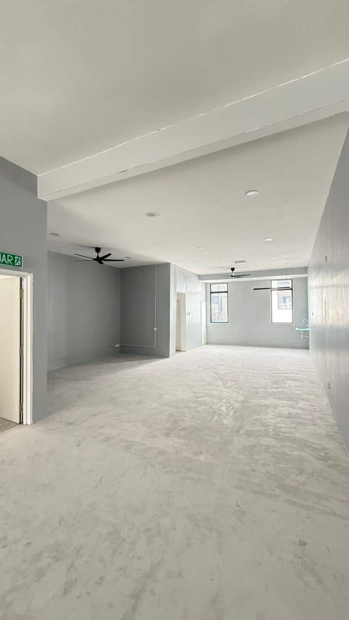 3 Storey Shoplot Business Boulevard 2