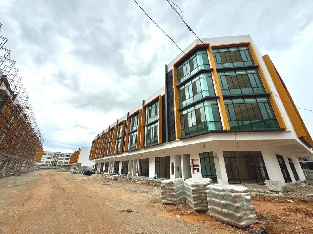 3 Storey Shoplot Permas Avenue 4