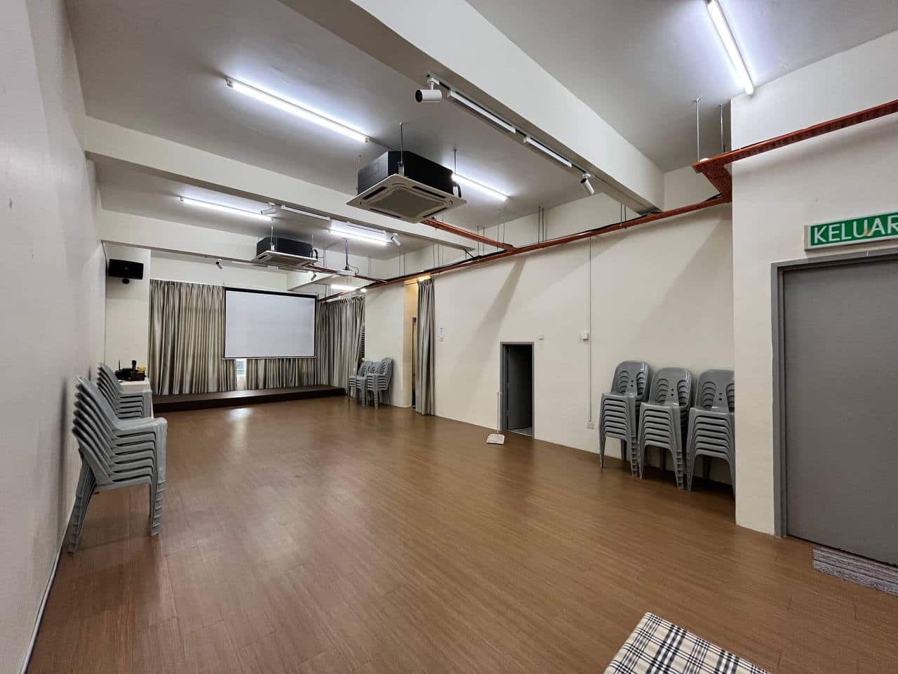 3-Storey Shoplot Jalan Pertama x 2
