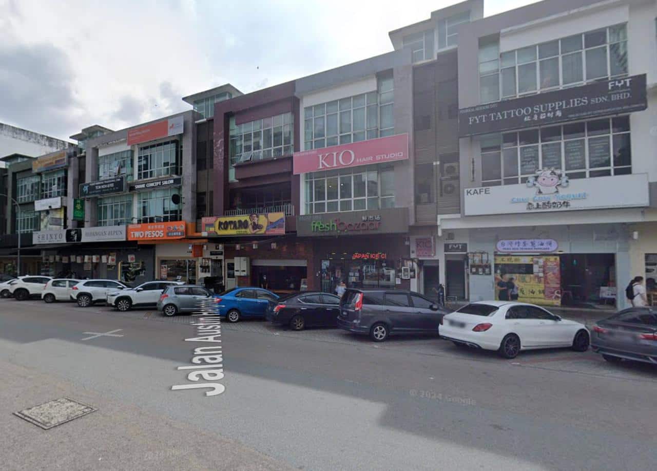 3 Storey shop lot Jalan Austin Heights 8/4 2
