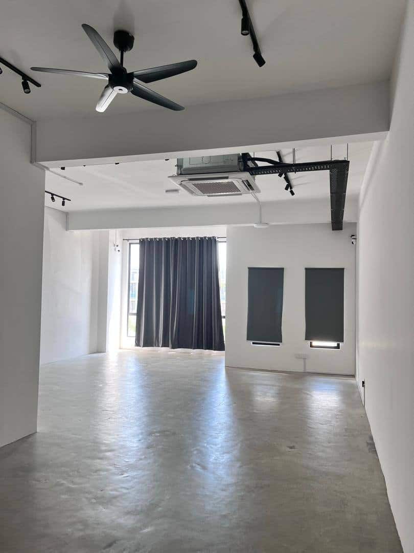 3 Storey Shoplot Austin Crest Emerald 2 2