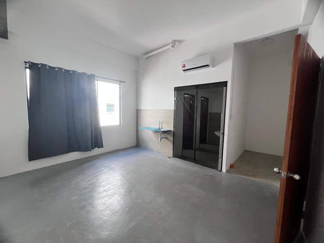 3 Storey Shoplot Austin Crest Emerald 2 3