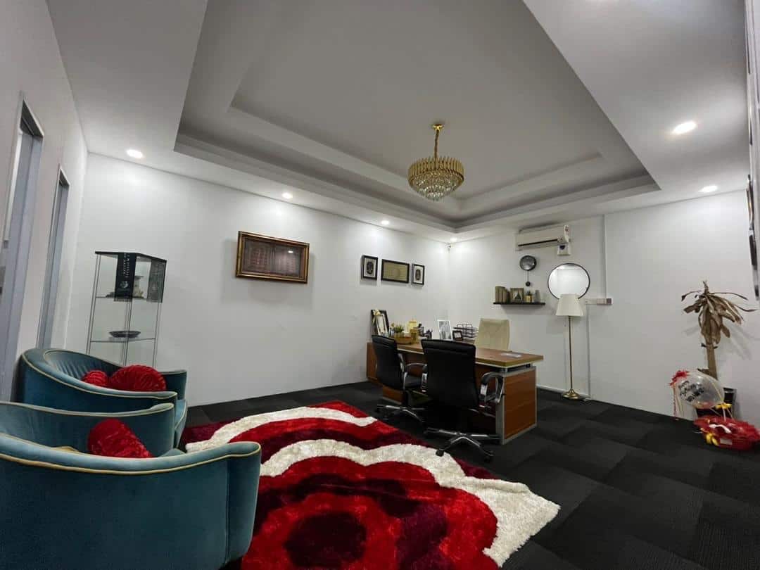 Corner lot shop-office Eco Palladium 1