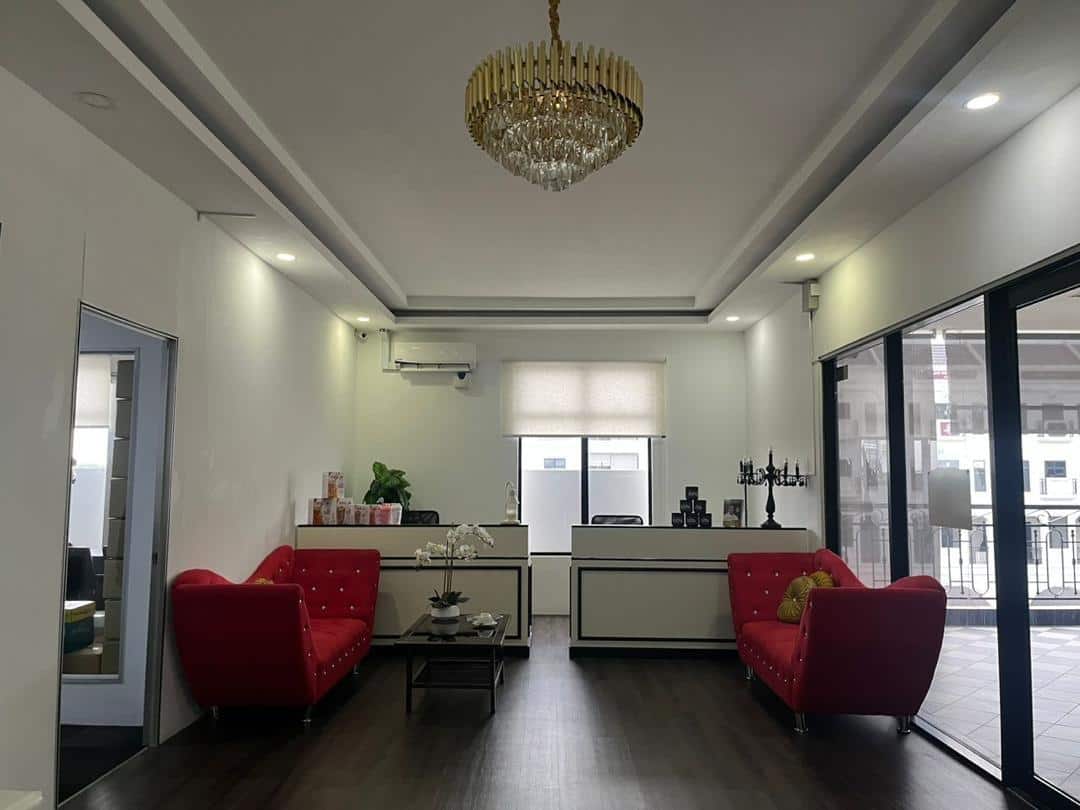 Corner lot shop-office Eco Palladium 2