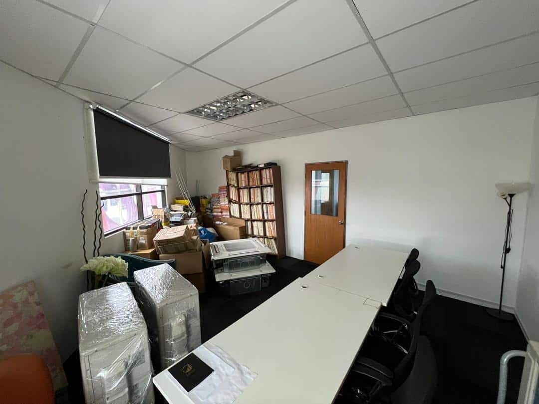 Corner lot shop-office Eco Palladium 8