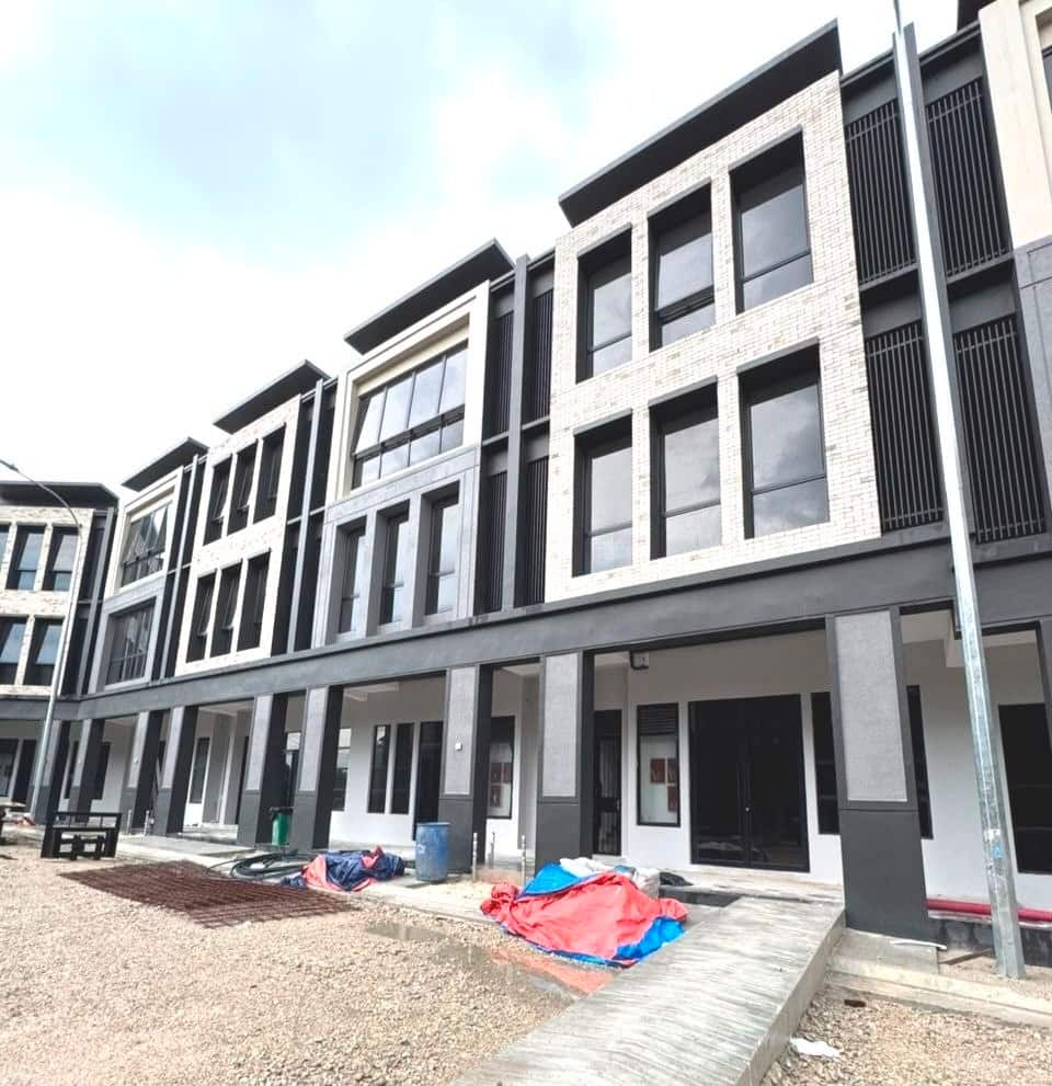 3-Storey Shoplot Livistonia Square 1