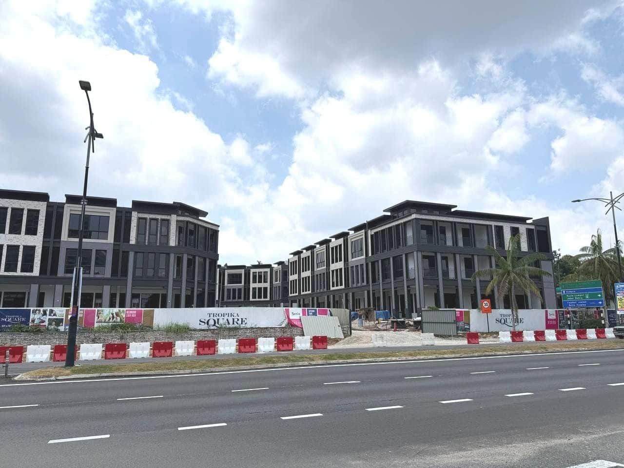 3-Storey Shoplot Livistonia Square 2