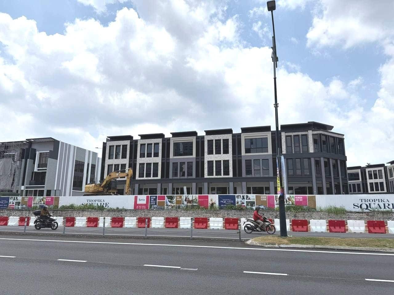 3-Storey Shoplot Livistonia Square 3