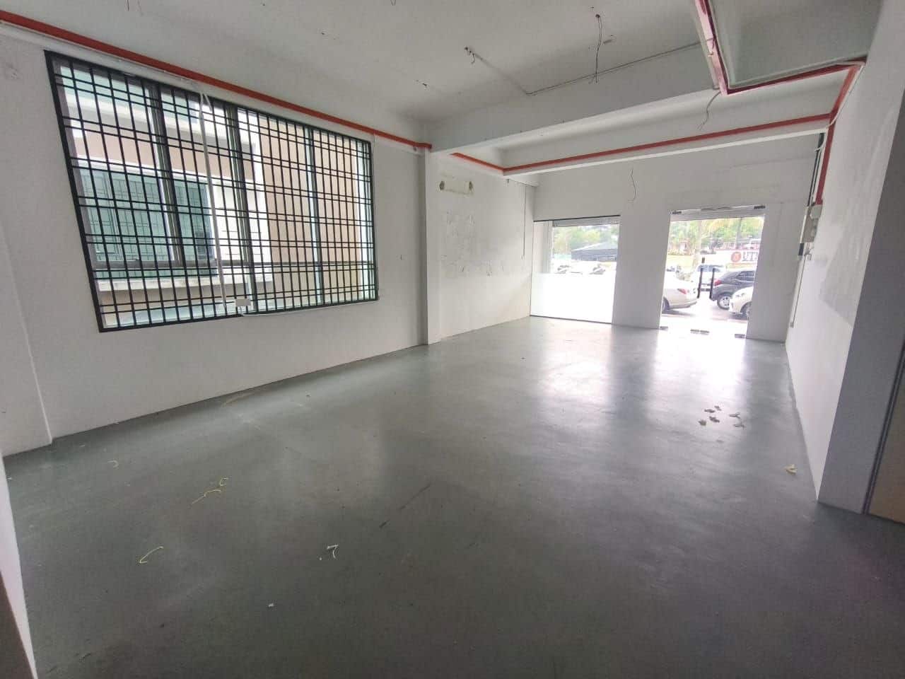 Ground Floor Shop Taman Universiti (Long Huan Town) 1