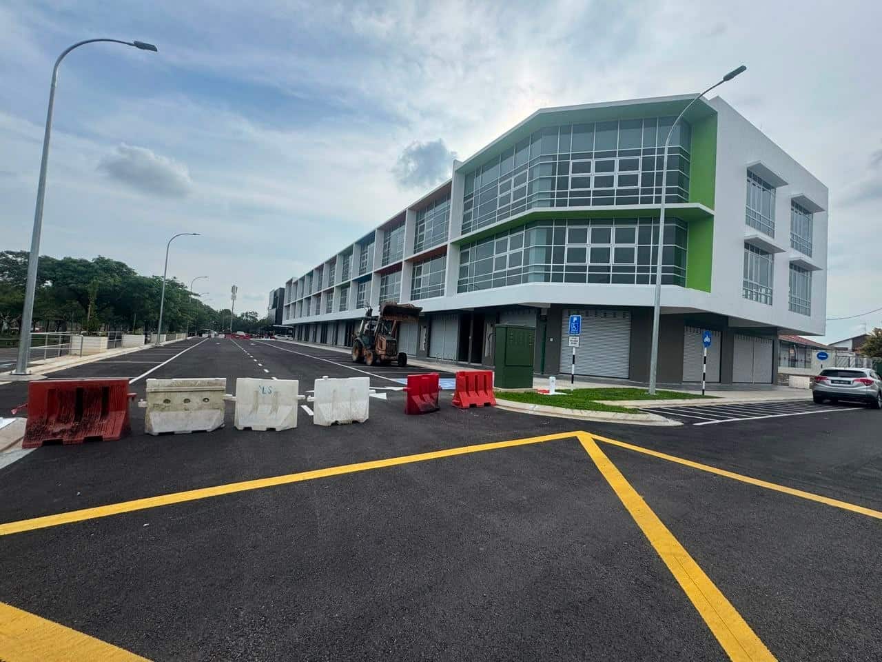 3-Storey Commercial Shoplot Bandar Dato Onn