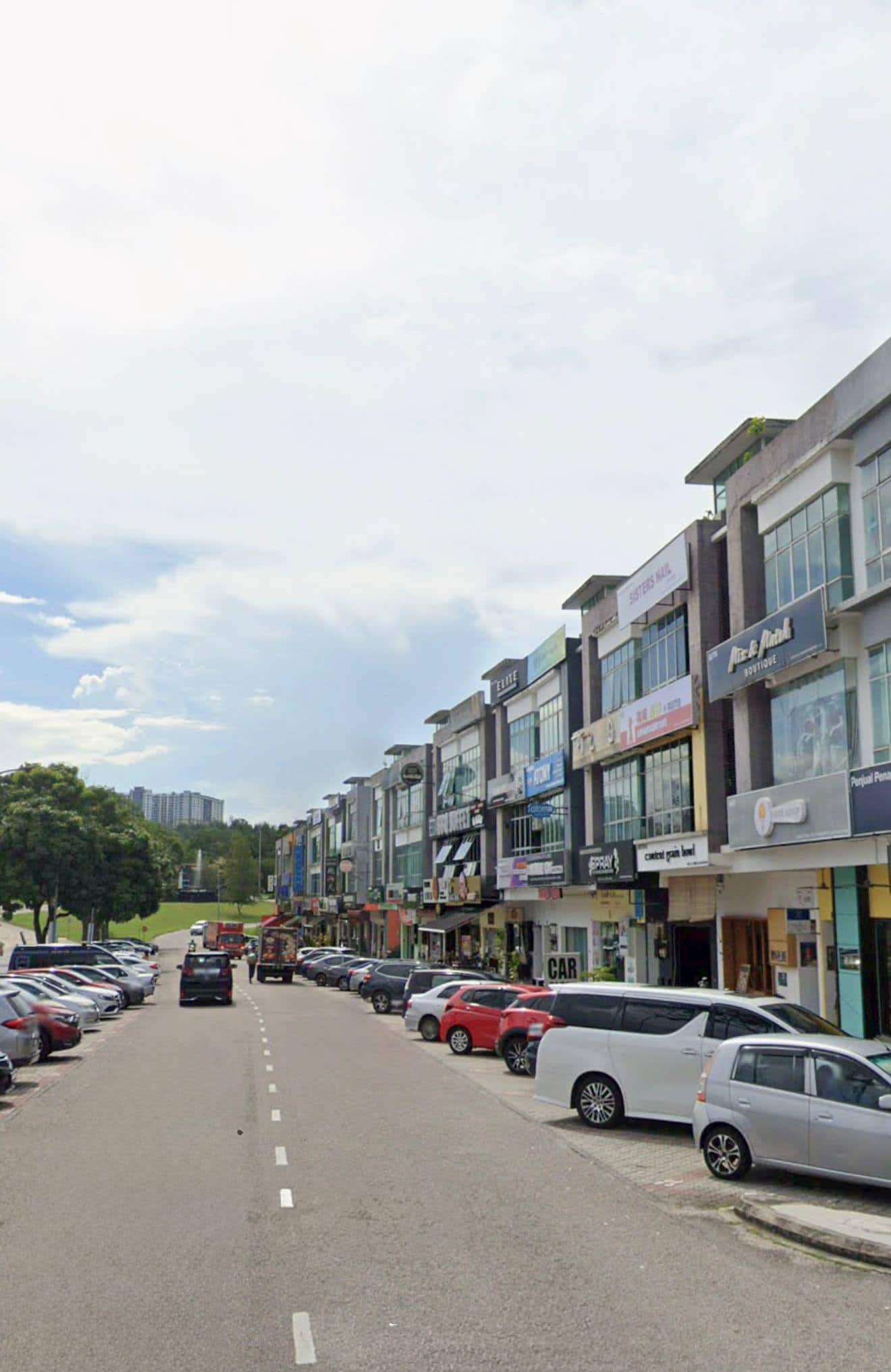 3-Storey Shoplot Jalan Austin Height 8/1 3